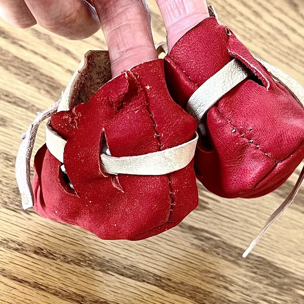 VTG Navajo Baby Moccasins 50s Deer Skin Leather Sz 0 Beaded Red Booties Handmade